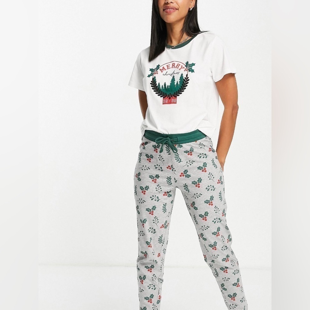 Threadbare Merry Christmas Pyjamas New with tag